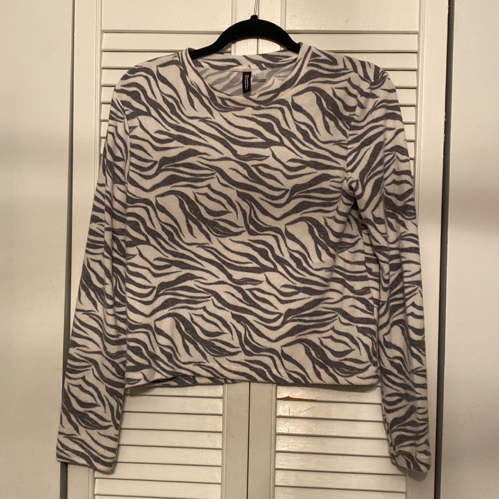 Cropped sweater